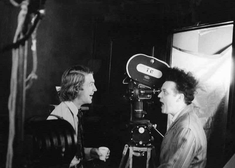 大卫·林奇（David Lynch）和杰克·南斯（Jack Nance）在橡皮擦的套装上。