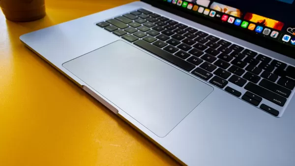 MacBook Air 2025 bağlantı noktası